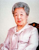 Empress Dowager Nagako has difficulty breathing